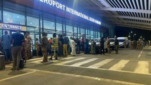 Lire la suite à propos de l’article Niger: des compagnies aériennes décident de ne plus embarquer de Français vers Niamey