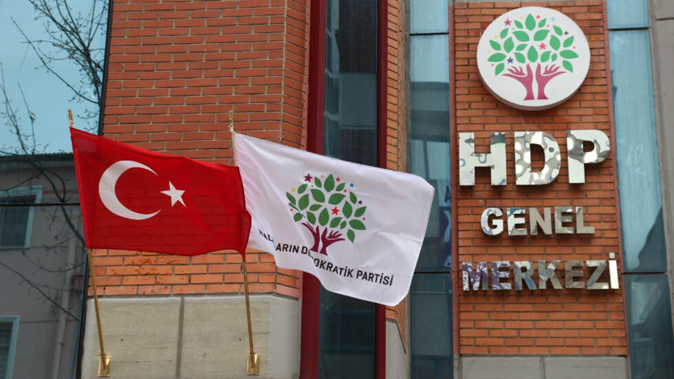 You are currently viewing Mairie d’Istanbul : le parti pro-kurde DEM va présenter son propre candidat