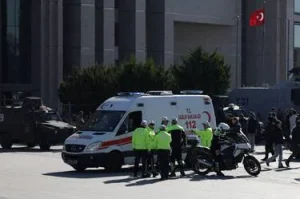 Lire la suite à propos de l’article Attaque «terroriste» contre le palais de Justice d’Istanbul : deux assaillants tués