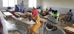 Lire la suite à propos de l’article Arrestation de trois élèves à Mbacké : le système éducatif paralysé