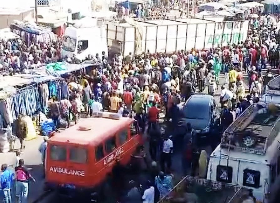 You are currently viewing Colobane – Un camion tue 3 piétons : le chauffeur déroule le film d’horreur