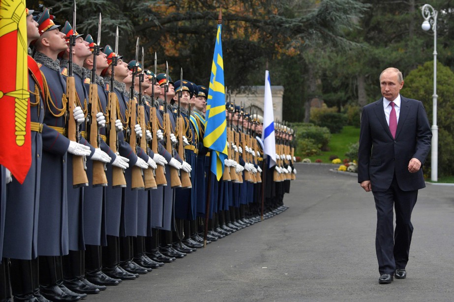 You are currently viewing Vladimir Poutine salue les «héros» combattant en Ukraine ainsi que le réarmement de la Russie