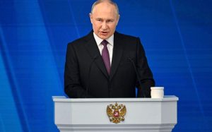 Lire la suite à propos de l’article Poutine estime que les menaces occidentales créent un «réel» risque de conflit nucléaire
