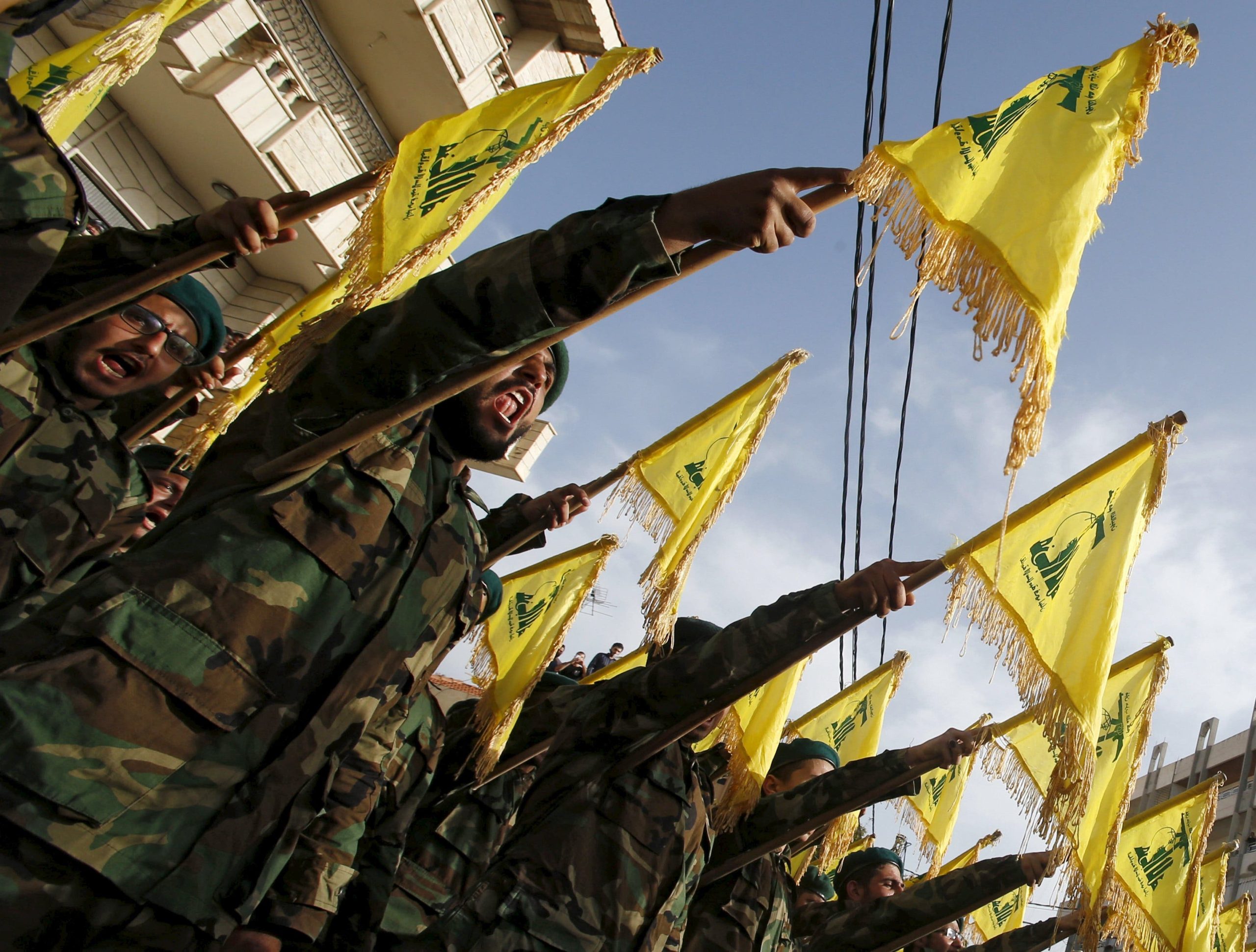 You are currently viewing Le Hezbollah libanais dit avoir tiré 60 roquettes sur une base militaire en Israël