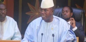 Lire la suite à propos de l’article Abdou Mbacké ‘Bara Doly’ : « Celui qui ne vote pas pour la loi d’amnistie est contre Ousmane Sonko »