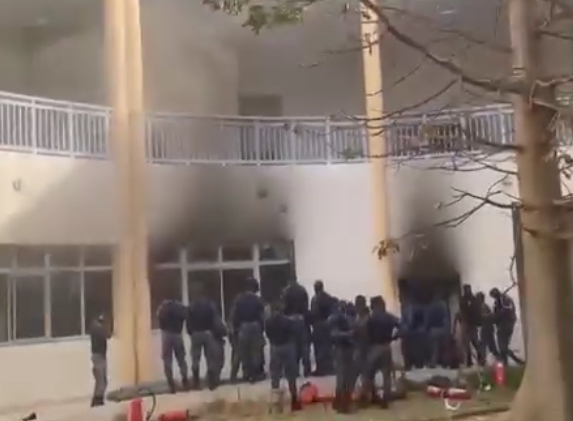 You are currently viewing URGENT – Incendie au Palais de justice de Dakar