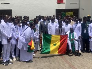 Lire la suite à propos de l’article Jeux africains – Remise de drapeau aux athlètes : le ministre Lat Diop appelle à faire mieux que « Rabat »