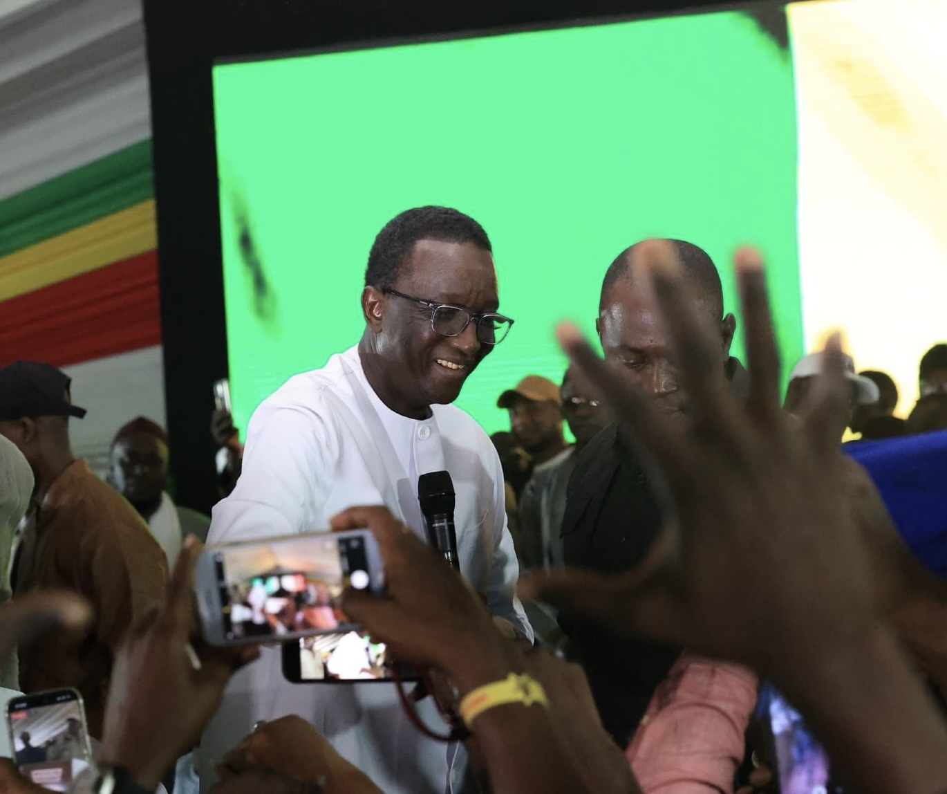 You are currently viewing Campagne électorale : Amadou Ba promet un million d’emplois