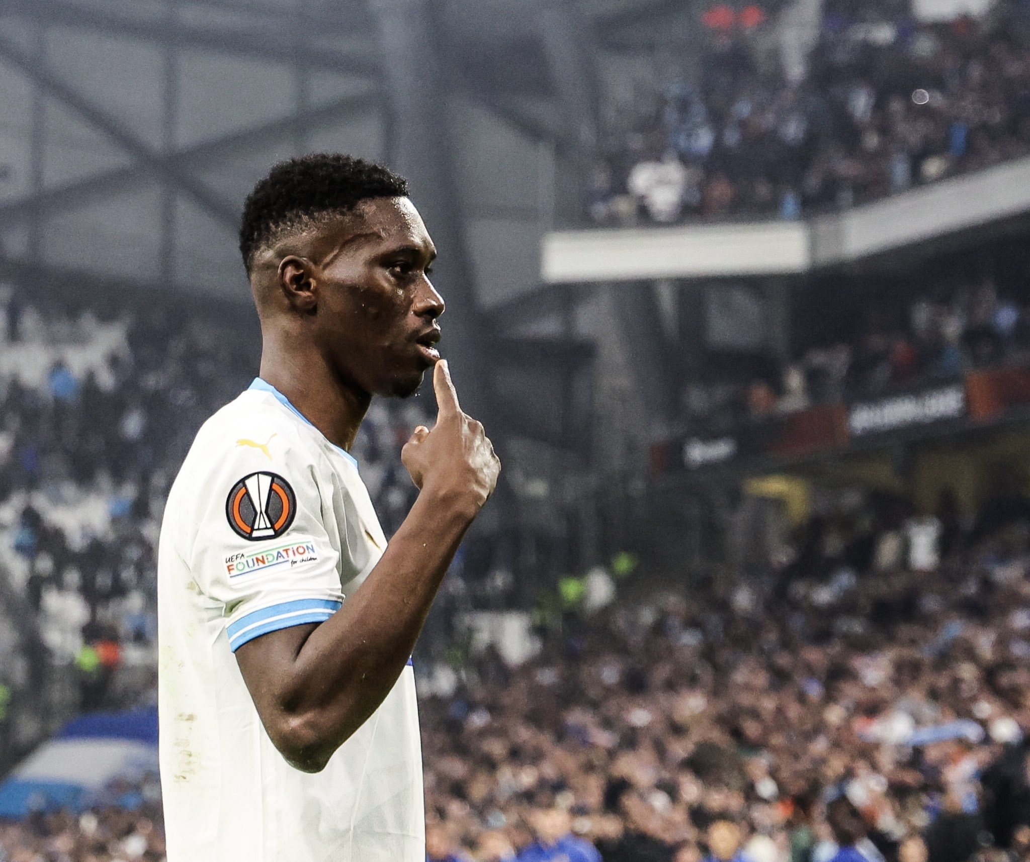 You are currently viewing OM : Ismaila Sarr manquera le clasico contre le PSG