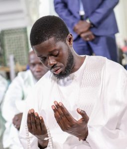Lire la suite à propos de l’article Serigne Cheikh Ibrahima Diallo à Diomaye Faye : « Un bon musulman doit pouvoir pardonner après avoir subi beaucoup d’injustices »